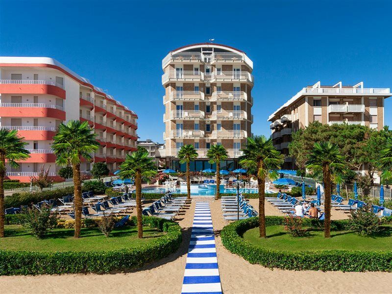 Regent's 4*